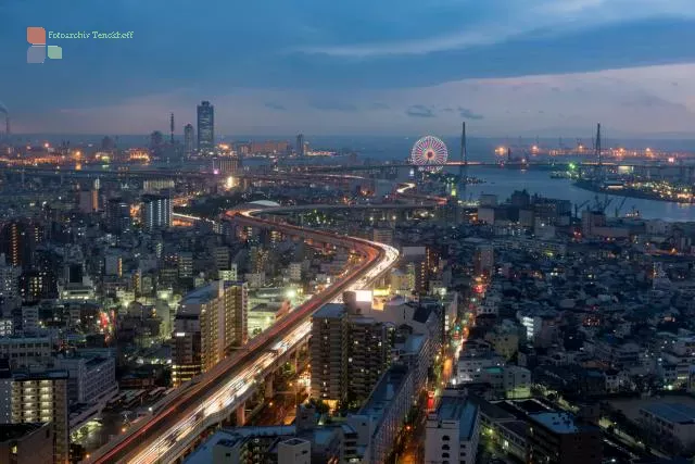 Blaue Stunde in Osaka