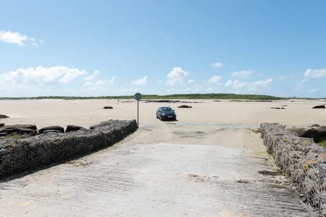 Low tide between the mainland and Omey