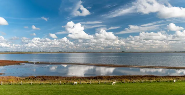 The Lorendamm to the Hallig Nordstrandischmoor