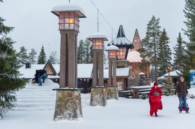 Das Dorf des Weihnachtsmanns am Polarkreis in Rovaniemi