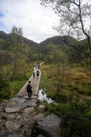 The first plateau on the way to Preikestolen