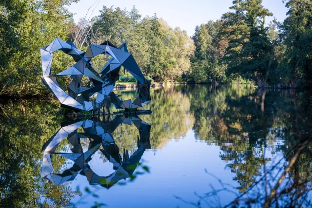 Art installations in the lakes along the Somme